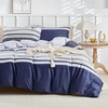 B：dark Blue