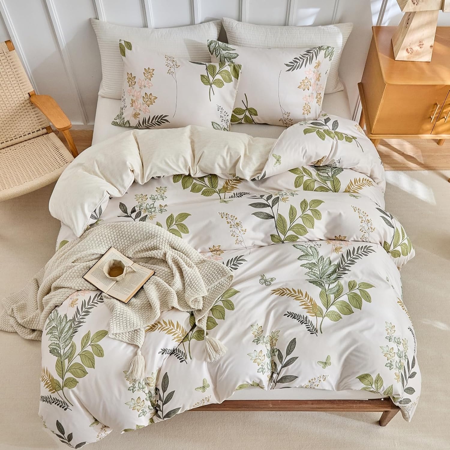 image:imageLekesky Duvet Cover Queen Size Reversible Botanical Floral Duvet Cover Set with Zipper Closure 3 Pieces Soft Microfiber Green Bedding Set 1Duvet Cover 90x90 2 Pillowcases 20x26C Whitegreen Leaf No Comforter