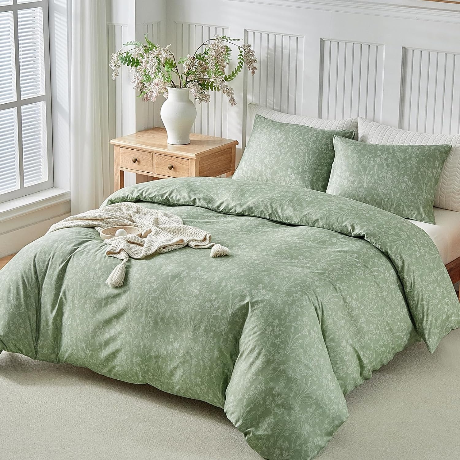 image:imageLekesky Duvet Cover Queen Size Reversible Botanical Floral Duvet Cover Set with Zipper Closure 3 Pieces Soft Microfiber Green Bedding Set 1Duvet Cover 90x90 2 Pillowcases 20x26C Light Greenno Comforter